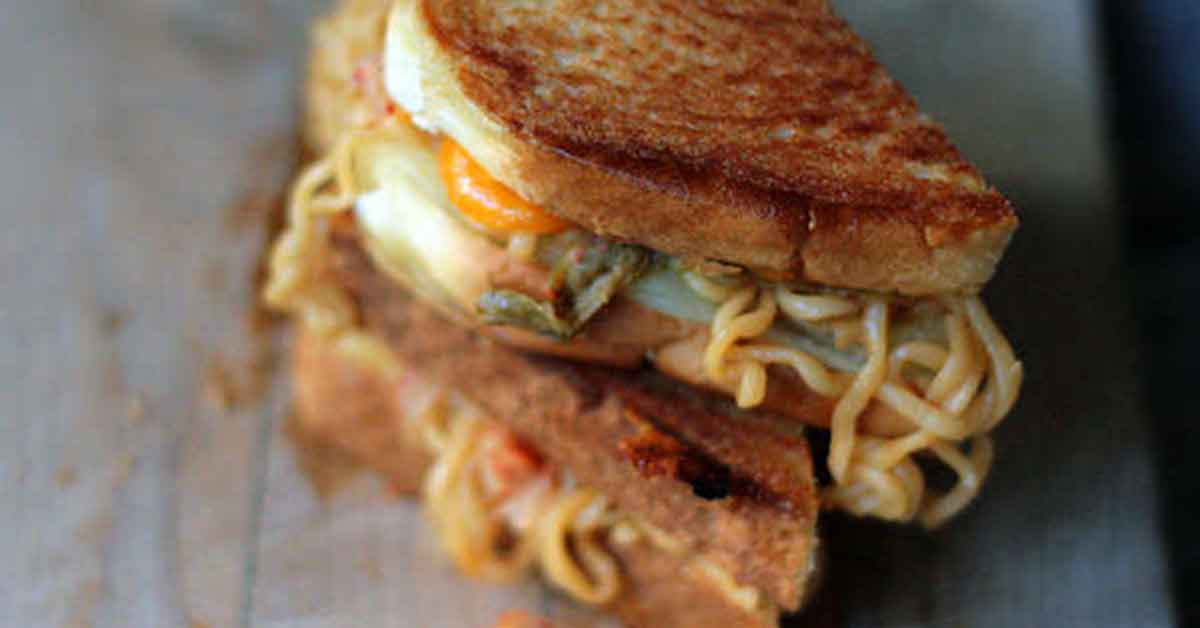 Noodle Sandwich Alternatif Olahan Mie Instan